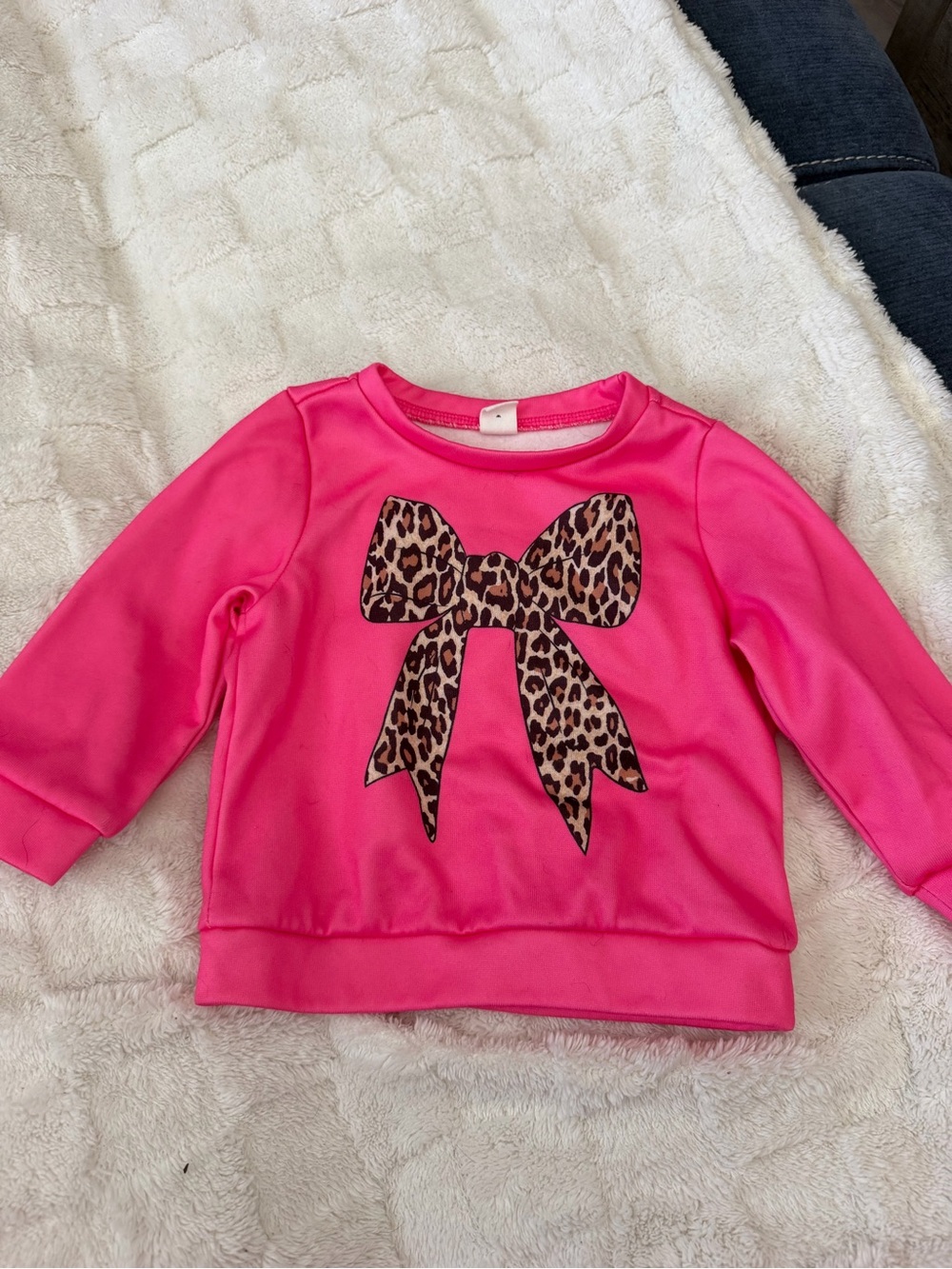 Source Unknown Bright Pink Kids Sweatshirt with Leopard Bow